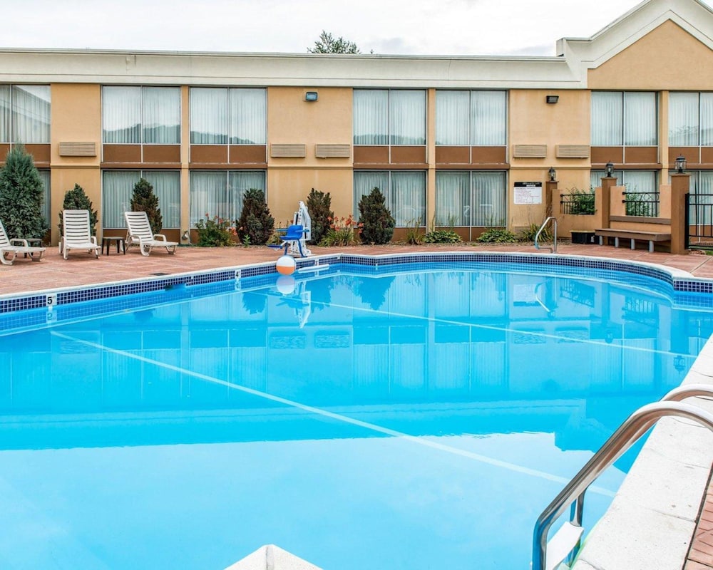 Quality Inn & Suites Indiana South 29/48