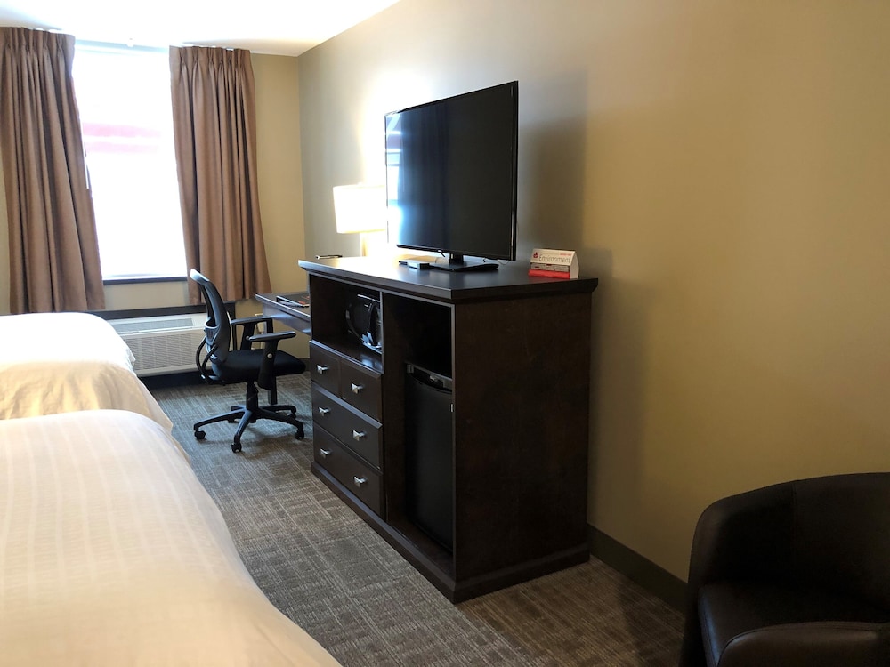 Canad Inns Destination Centre Windsor Park 47/51