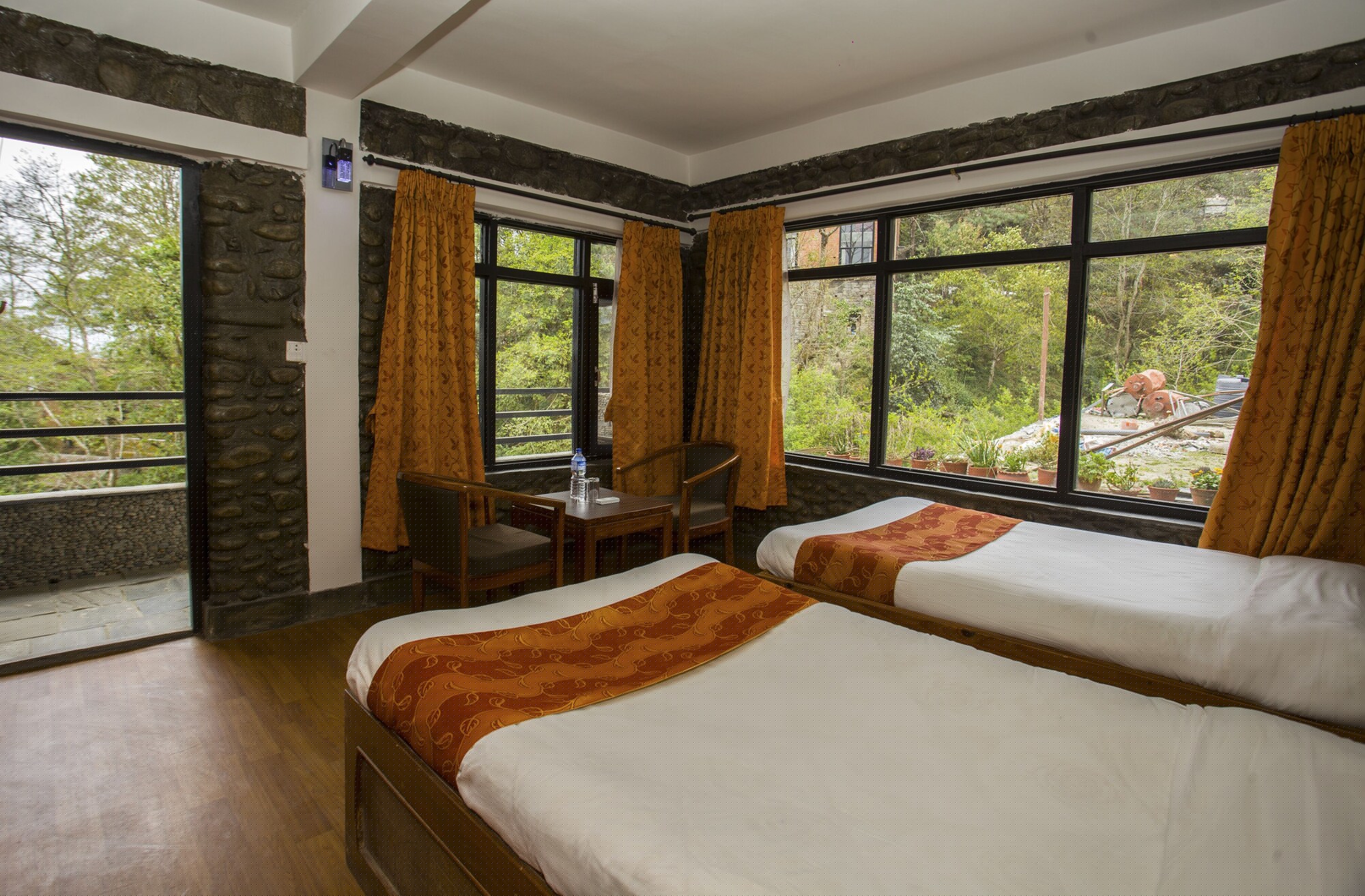 ECONOMY, DOUBLE OR TWIN BED