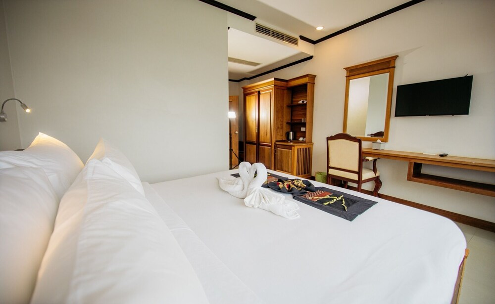 Sisombat Plaza Hotel 28/71