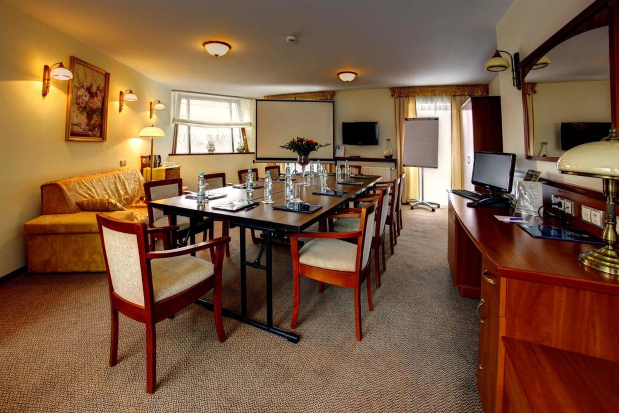 Conrad Hotel 34/44