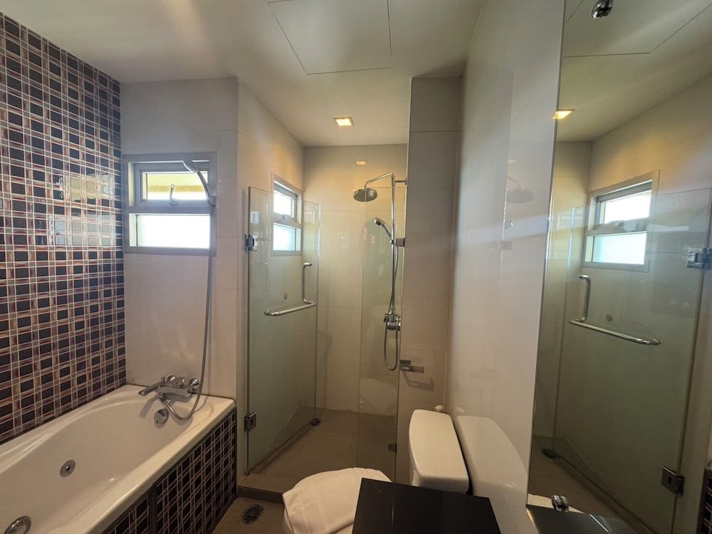 Palette Bella B All Suites Bangkok Hotel 54/57