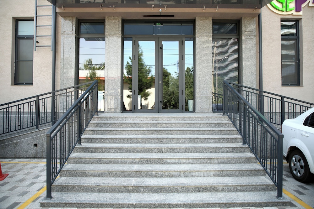 Parklane Hotel 36/44