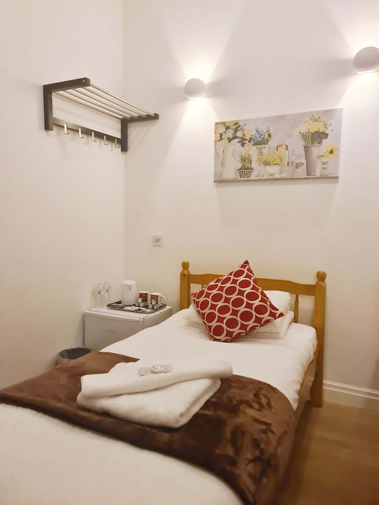 City London Hotel 13/50