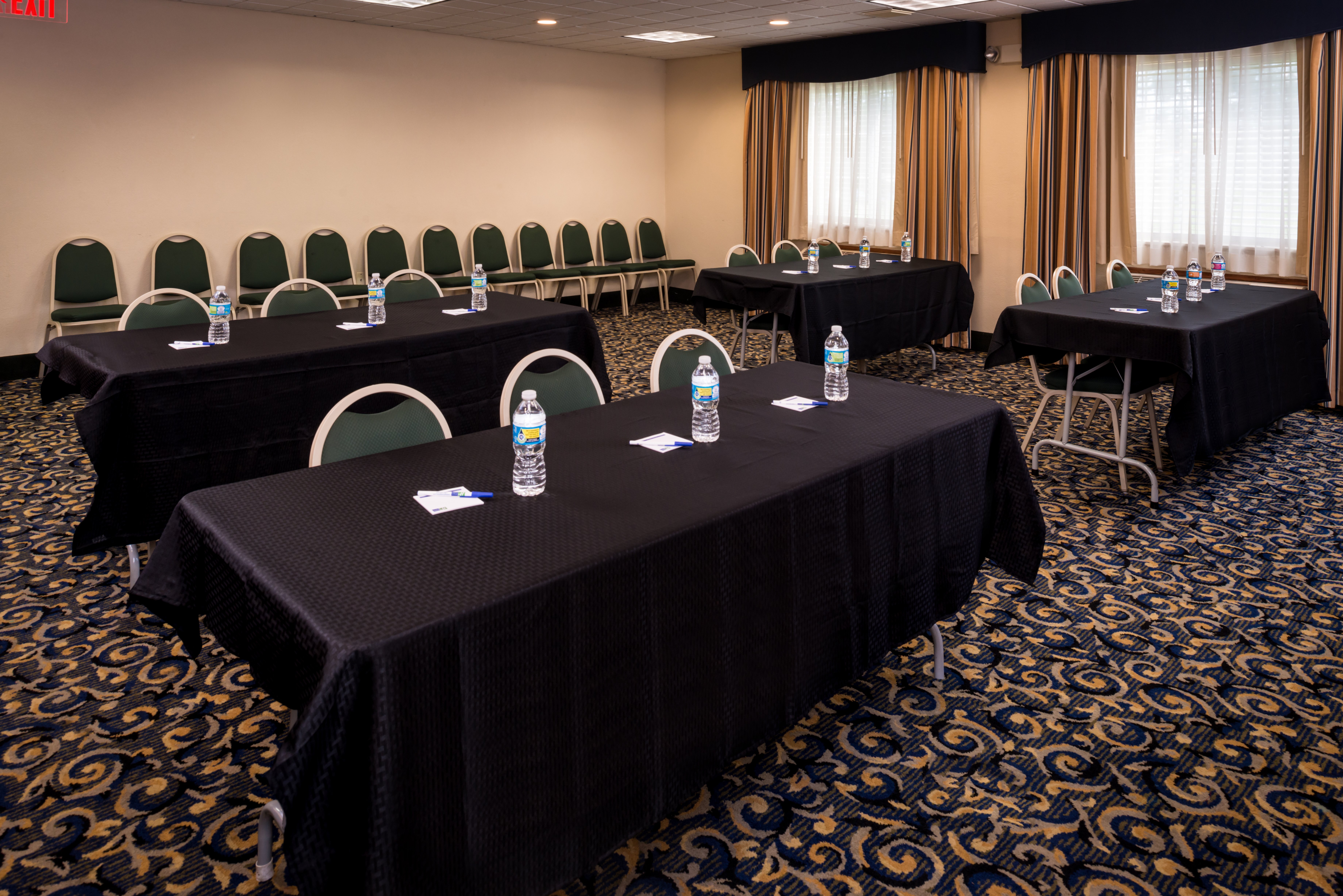 Holiday Inn Express Hotel And Suites Bucyrus 29/36