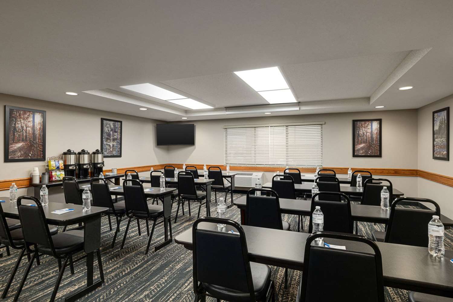AmericInn by Wyndham Lincoln South 12/17