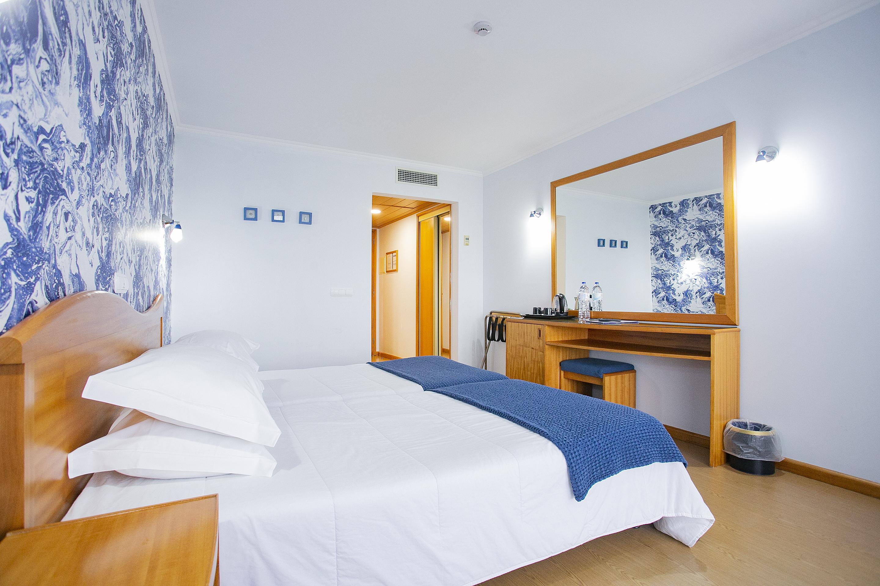 Standard, Partial Ocean View, Balcony or Terrace
