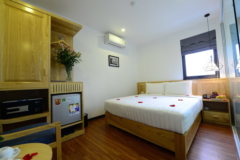 Blue Hanoi Inn Luxury Hotel 14/44