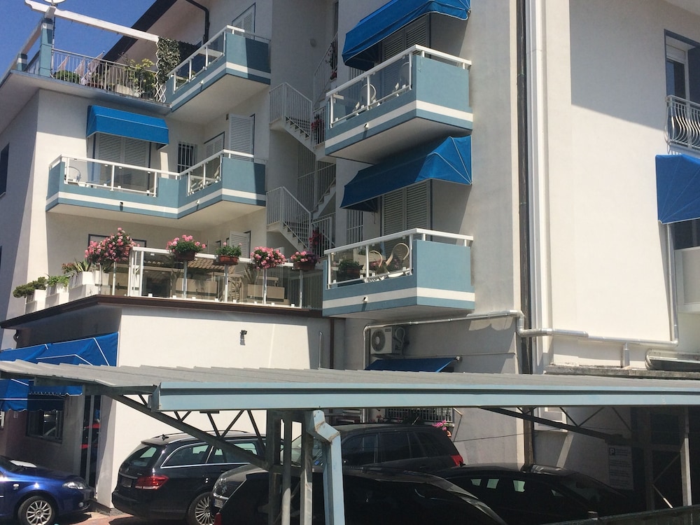 Hotel Touring 5/48
