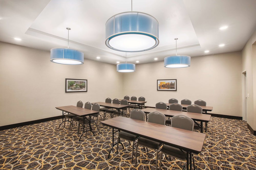 La Quinta Inn Stes By Wyndham Tulsa Broken Arrow 35/39