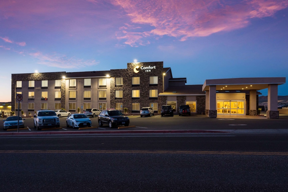 Comfort Inn Tonopah NV 1/36