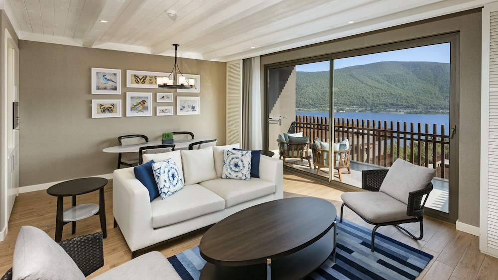 Titanic Luxury Collection Bodrum 50/74