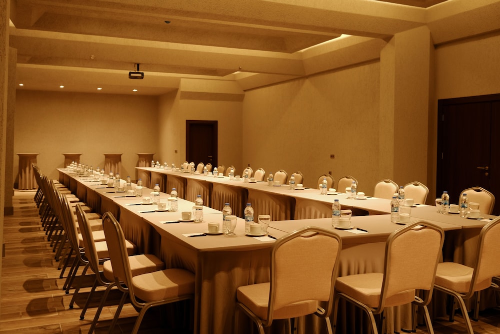 The Erzurum Hotel 40/50