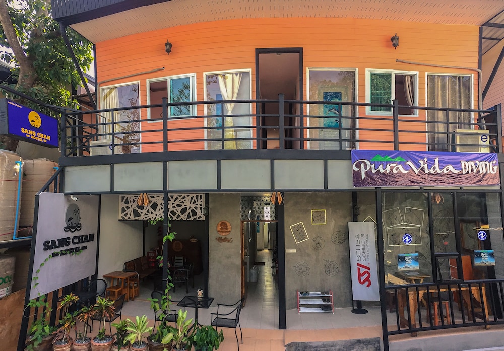 Sang Chan Hostel 3/32