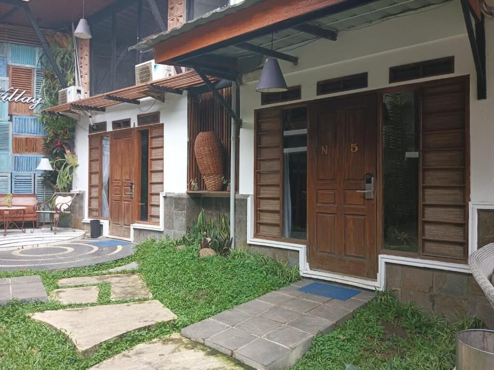 The Village Resort Bogor Powered by Archipelago 10/55