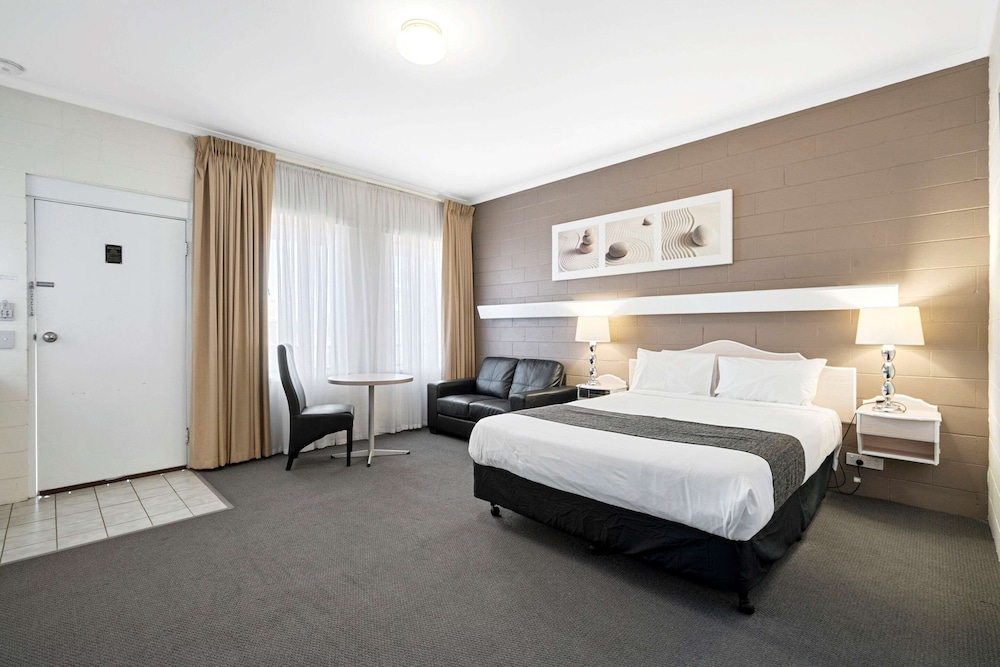 Comfort Inn & Suites King Avenue 4/34