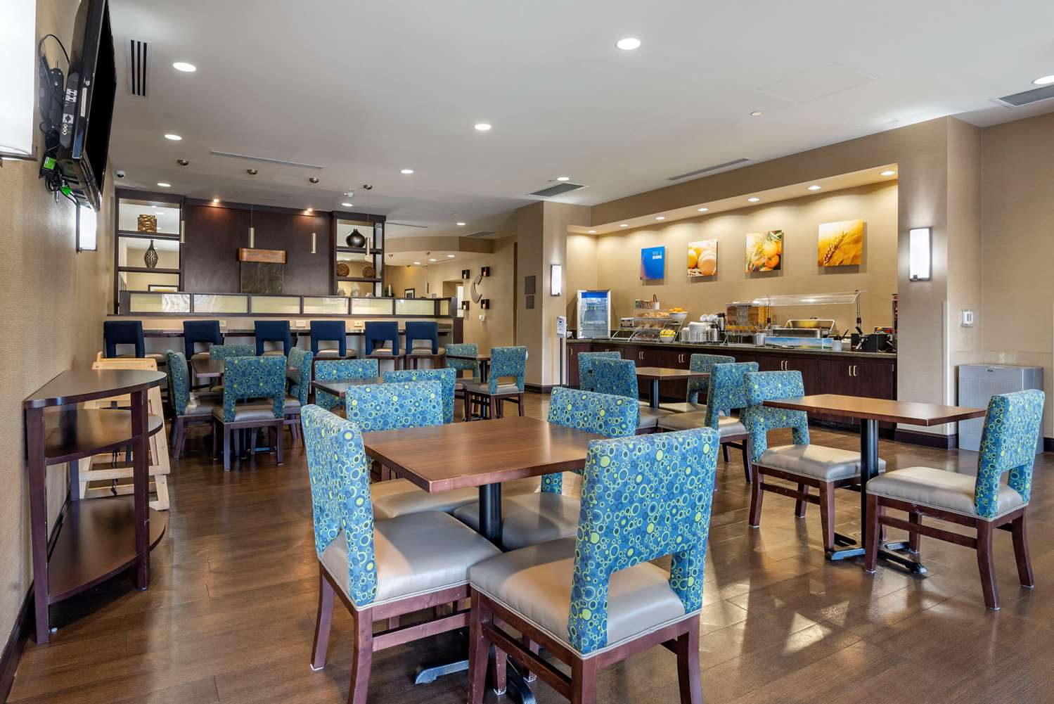 Comfort Suites Huntersville near Lake Norman 17/21