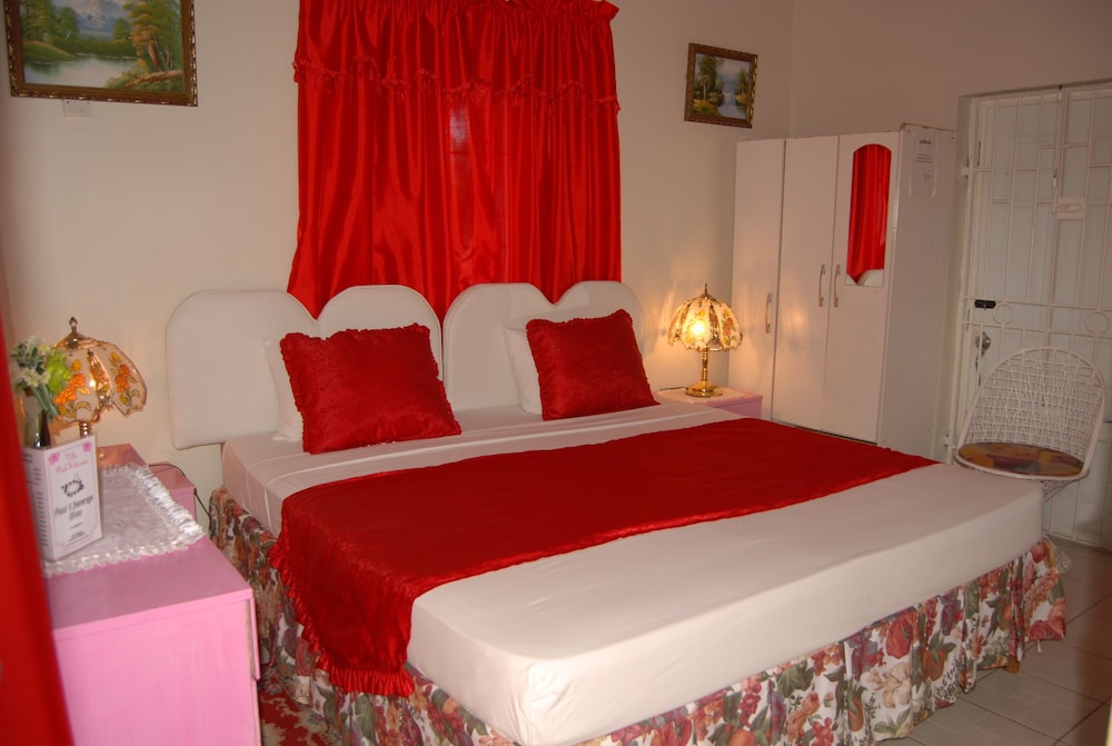 Pinkhibiscus Guest House 22/50