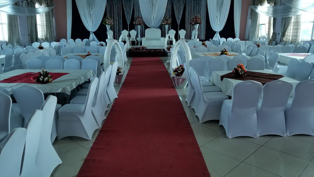 Sarem International Hotel 41/50