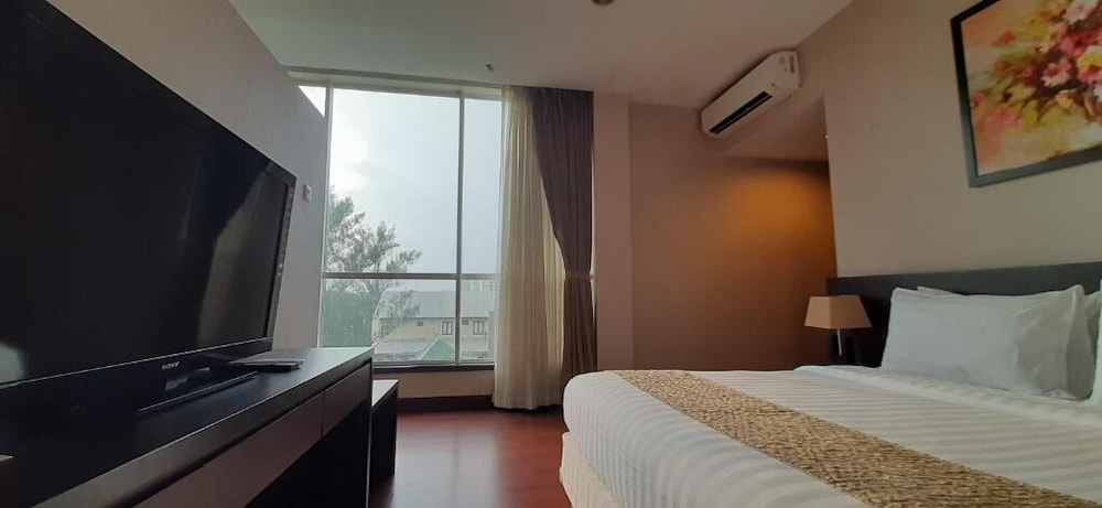 Oasis Siliwangi Sport Hotel 16/48
