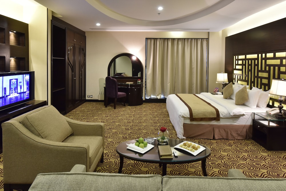 Awaliv International Hotel 48/68