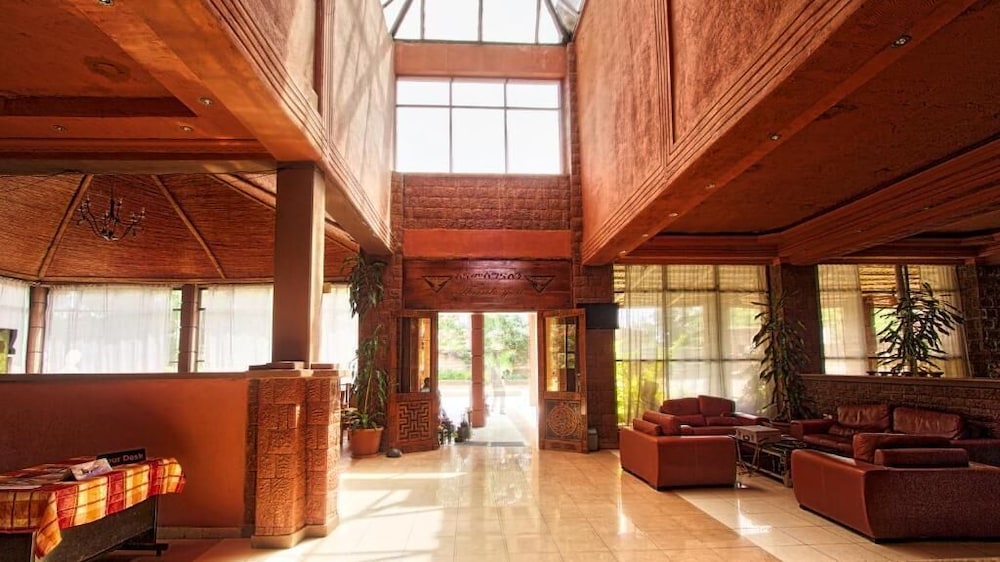 Lal Hotel And Spa 8/33