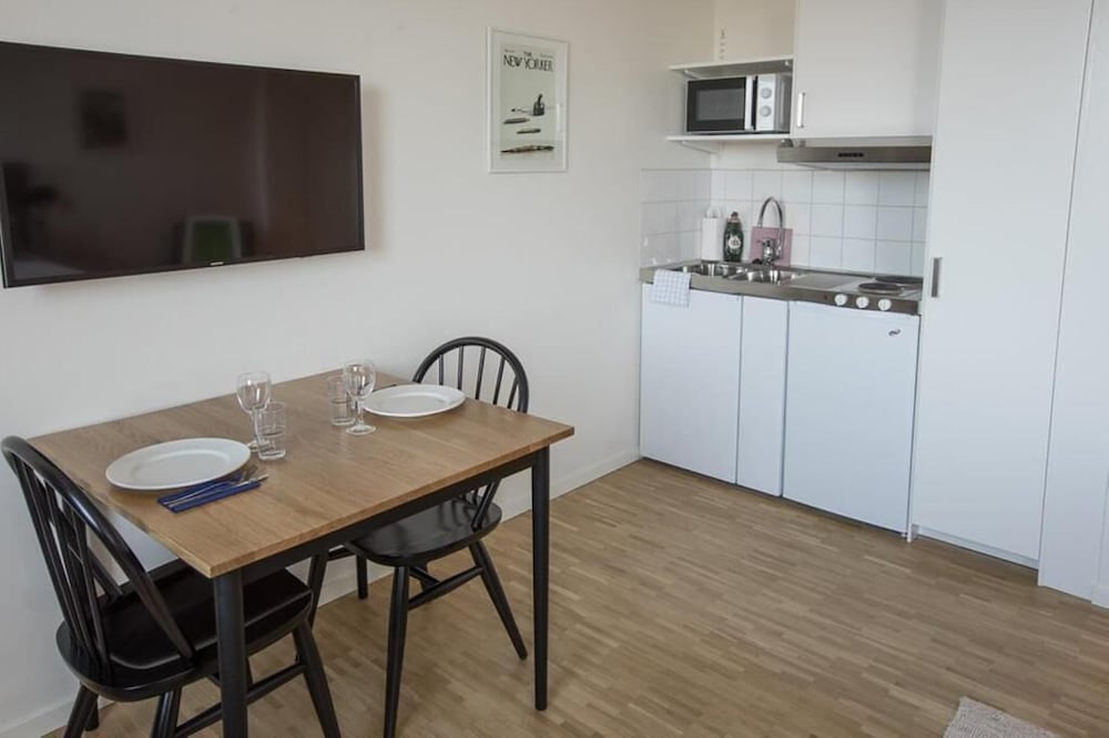 Biz Apartment Solna 30/36