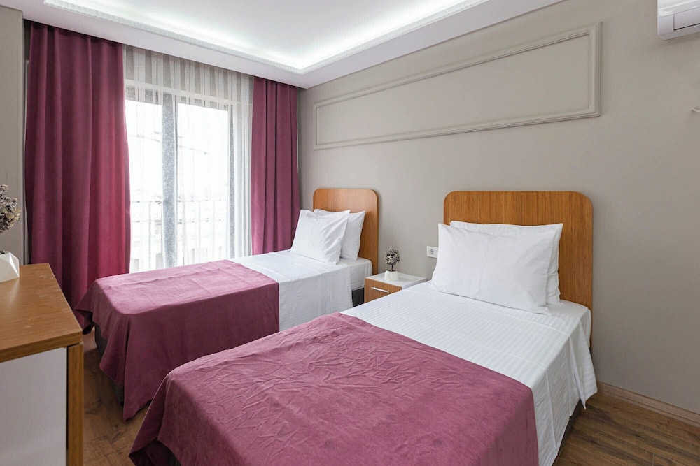 Ria Suites Hotel 25/37