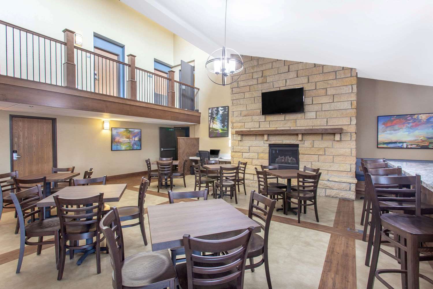 AmericInn by Wyndham Mankato Event Center 33/55