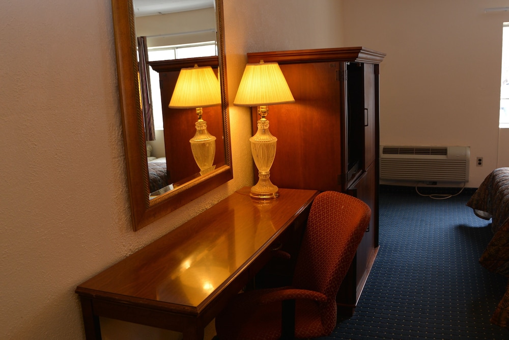 Americas Best Value Inn Geneva 28/38