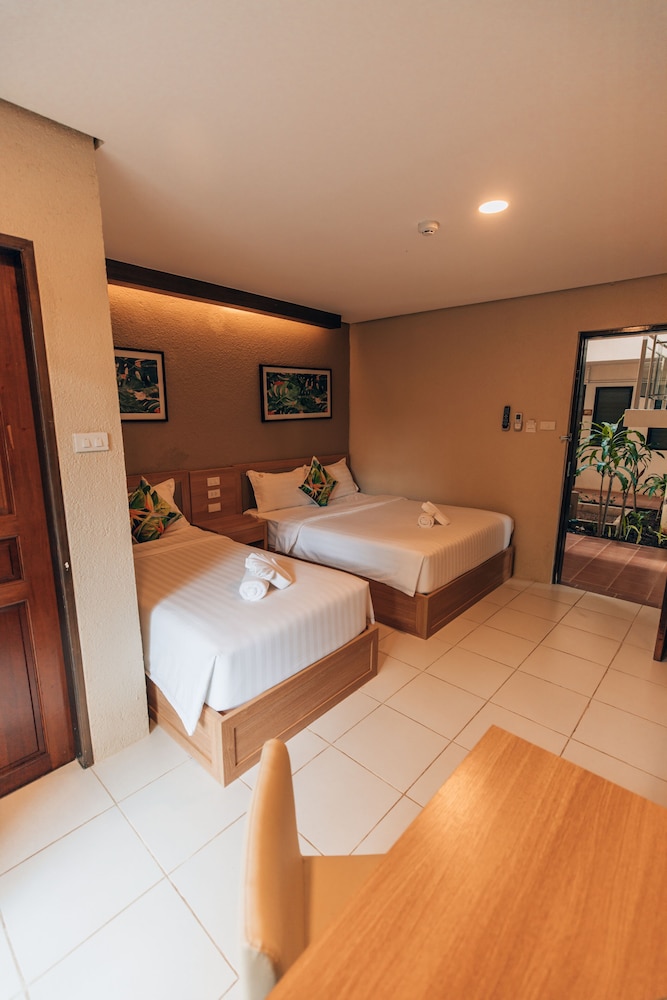 Pearl Vista De Coron Resort Hotel 20/50
