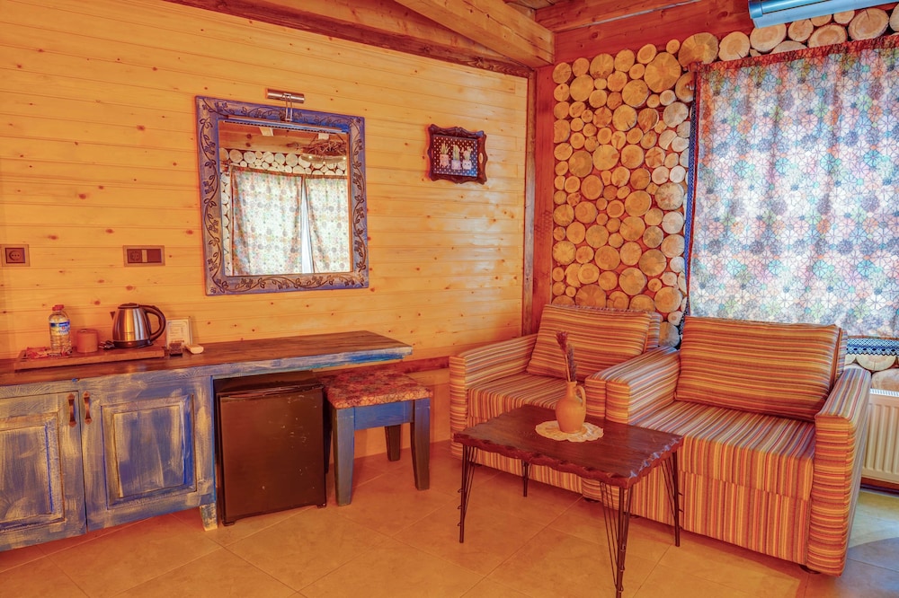 Nari Ask Cave Hotel 25/50