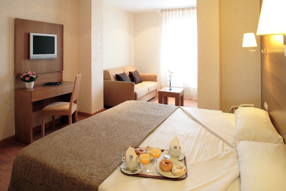 Don Paco Hotel 15/77