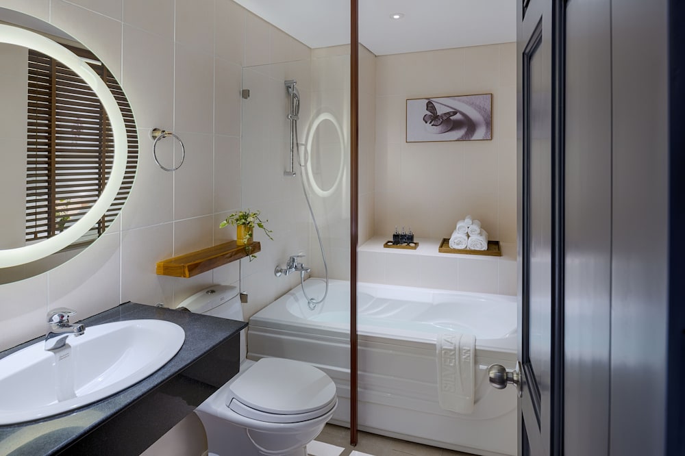 Silverland Min Hotel 47/47