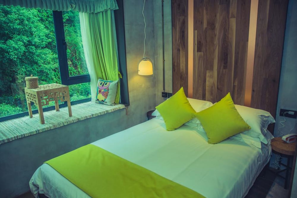 Xihu Memories Tree Hotel 8/50