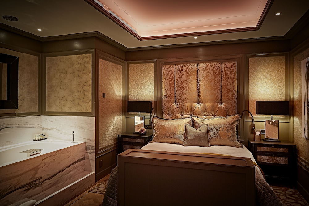 Hotel TwentySeven 33/84