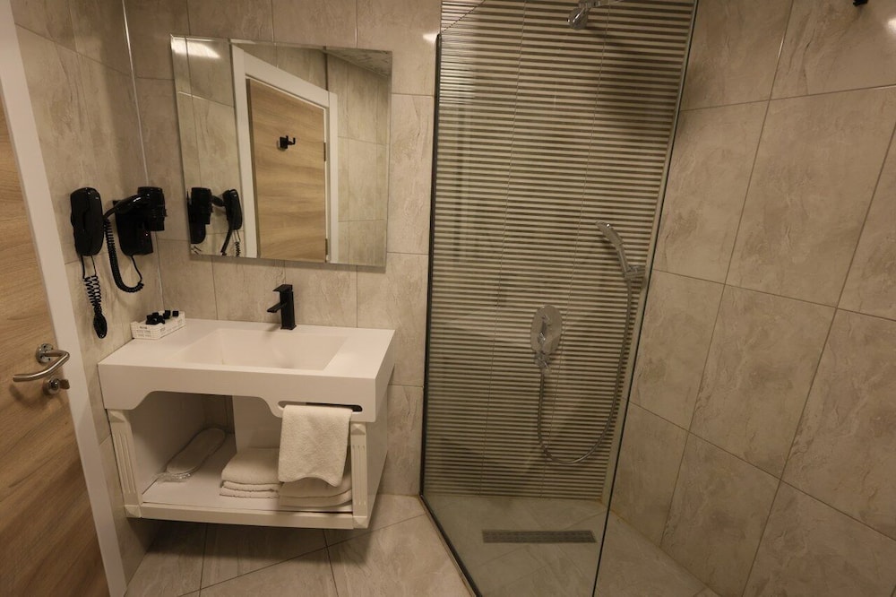 Midis Otel 49/50