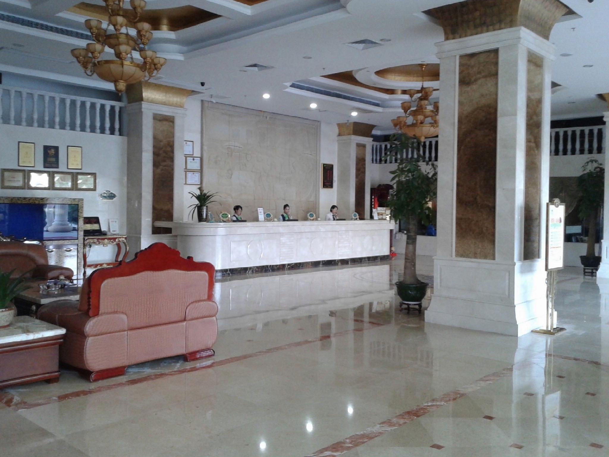 Vienna Hotel (Shenzhen Longhua Qinghu Road Branch 11/33