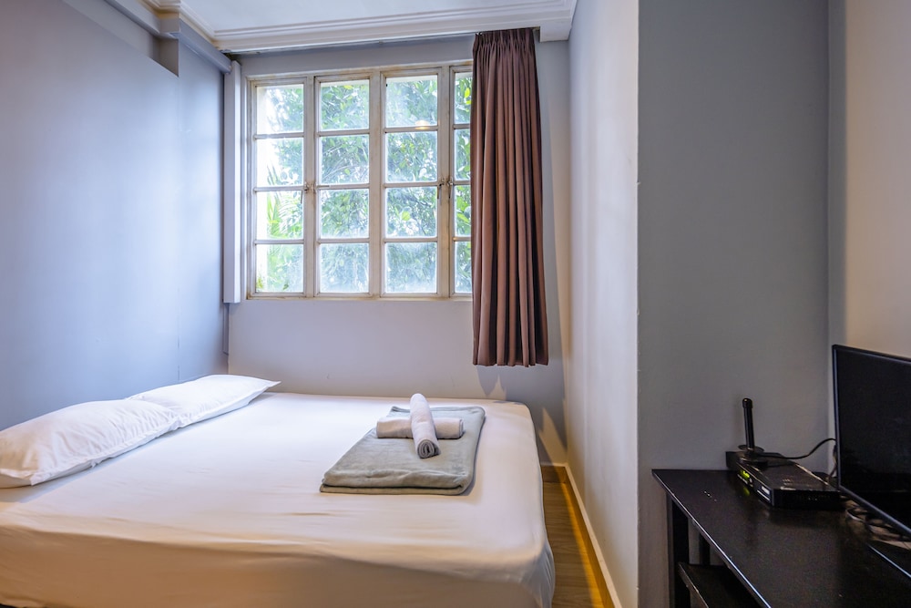 K Hotel 14 18/48