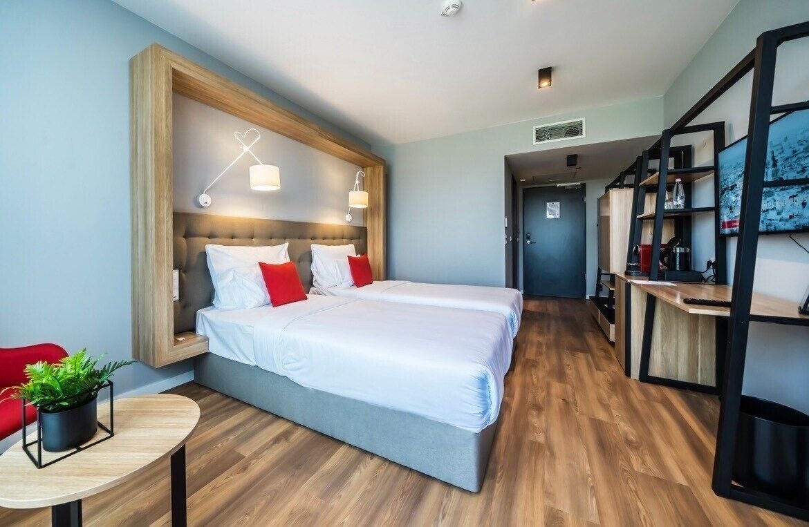 SUPERIOR, DOUBLE OR TWIN BED, TERRACE