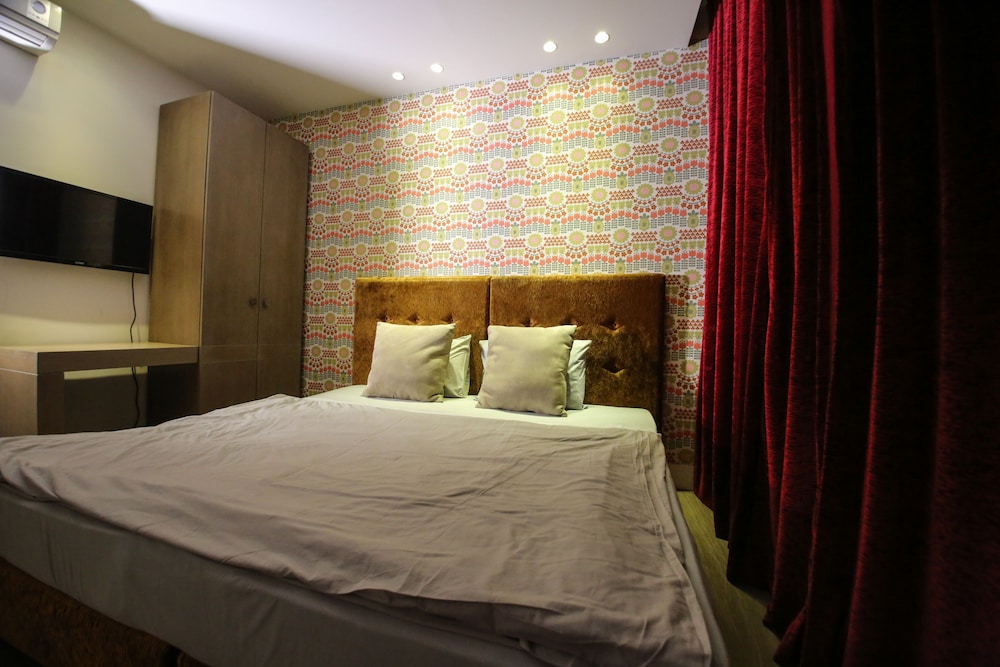 Four Seasons Halat 9/50