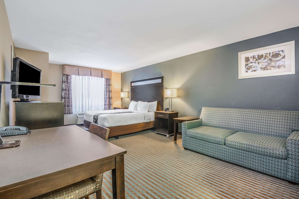 La Quinta Inn & Suites by Wyndham Glendive 36/56