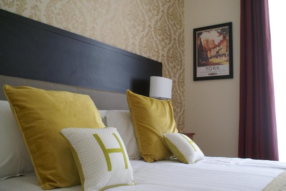 Haley s Hotel 39/65