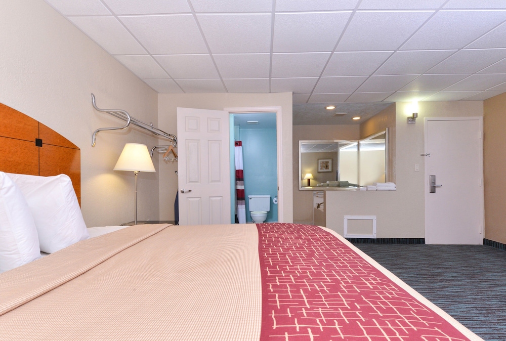 Red Roof Inn Chambersburg 14/28