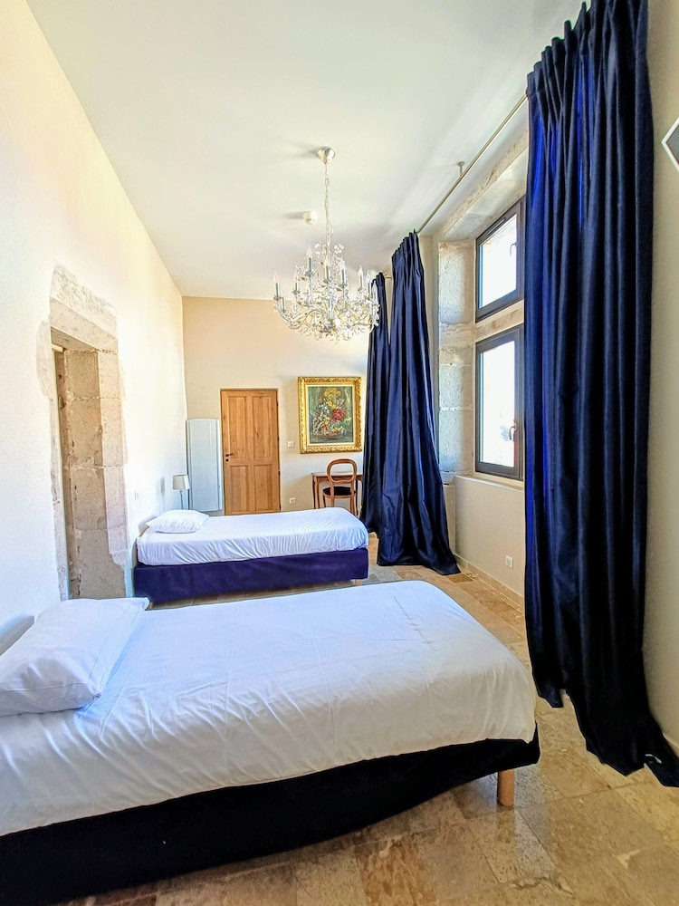 Les Chambres De La Renaissance 4/50