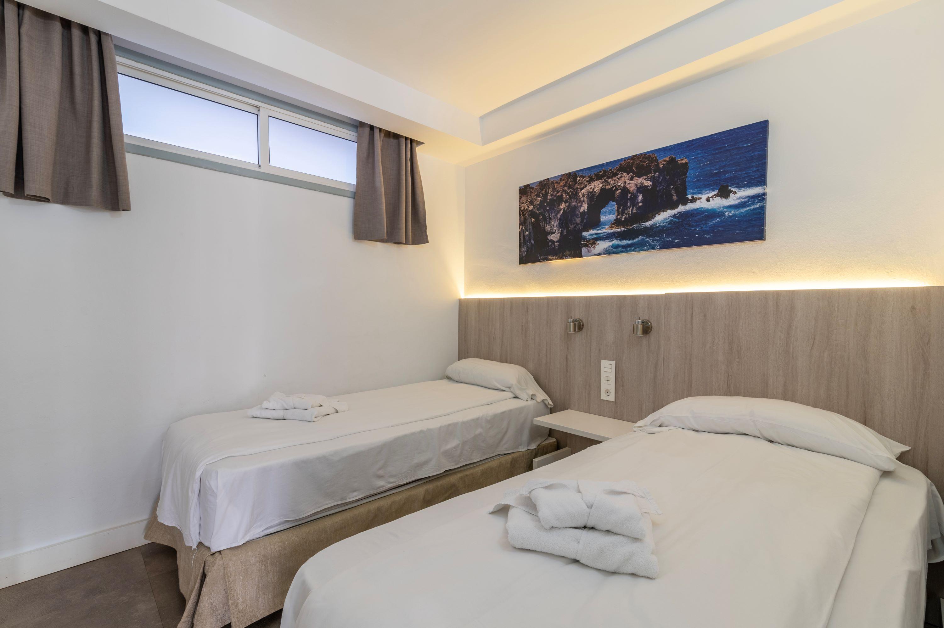2 Bedrooms, Apartment, Balcony or Terrace