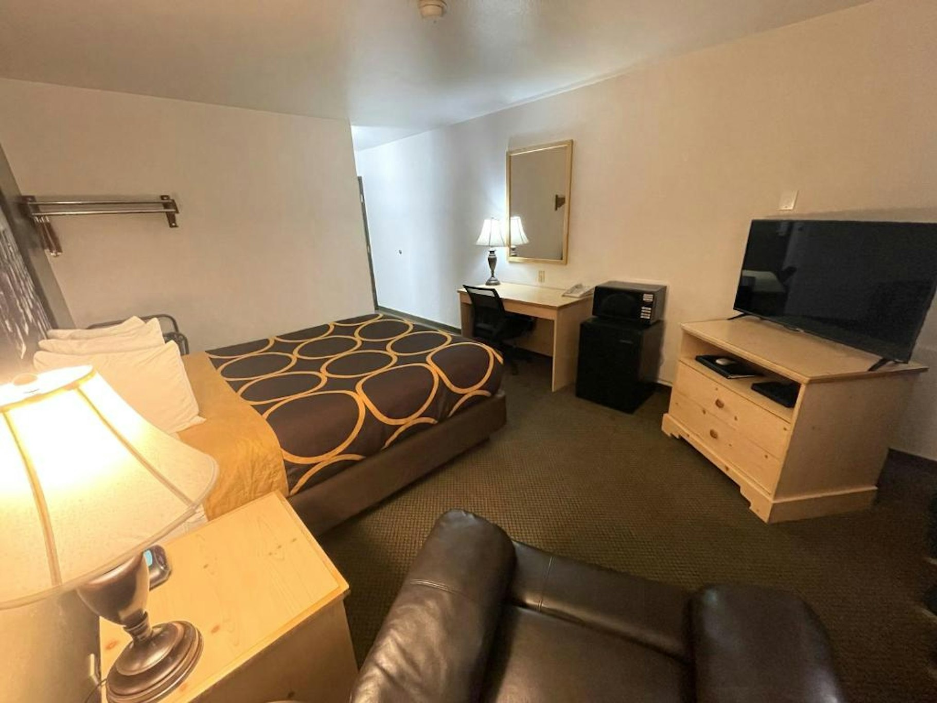 Super 8 by Wyndham Moscow / Pullman 27/39