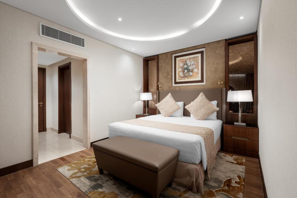 Premier Suite City One Bedroom King Bed