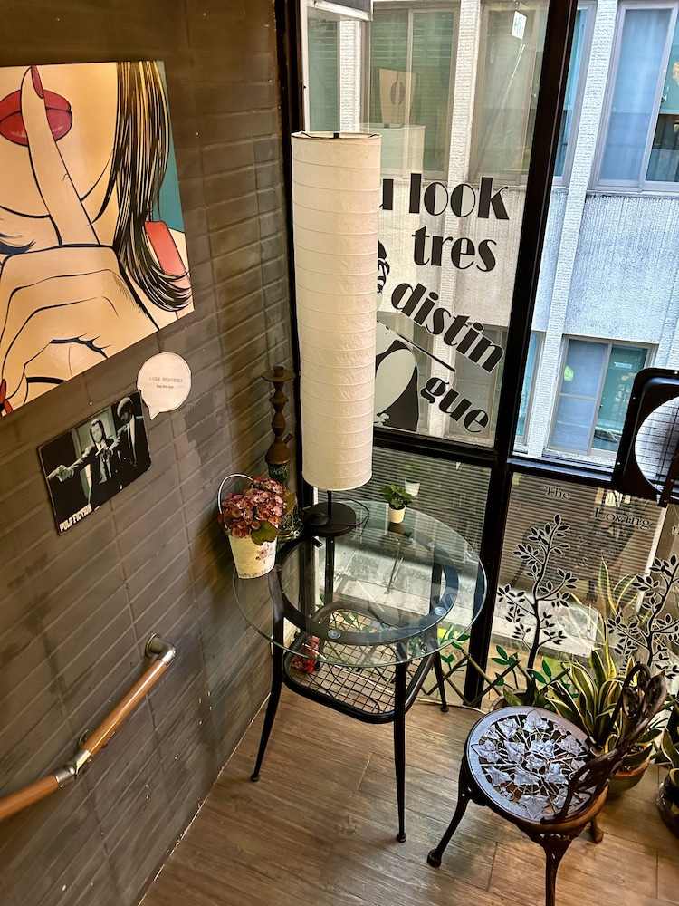 Ximen Triple Tiger Hostel 28/50