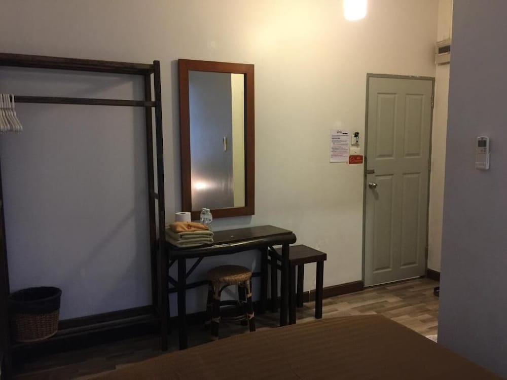 Lamphu House Bangkok 50/50